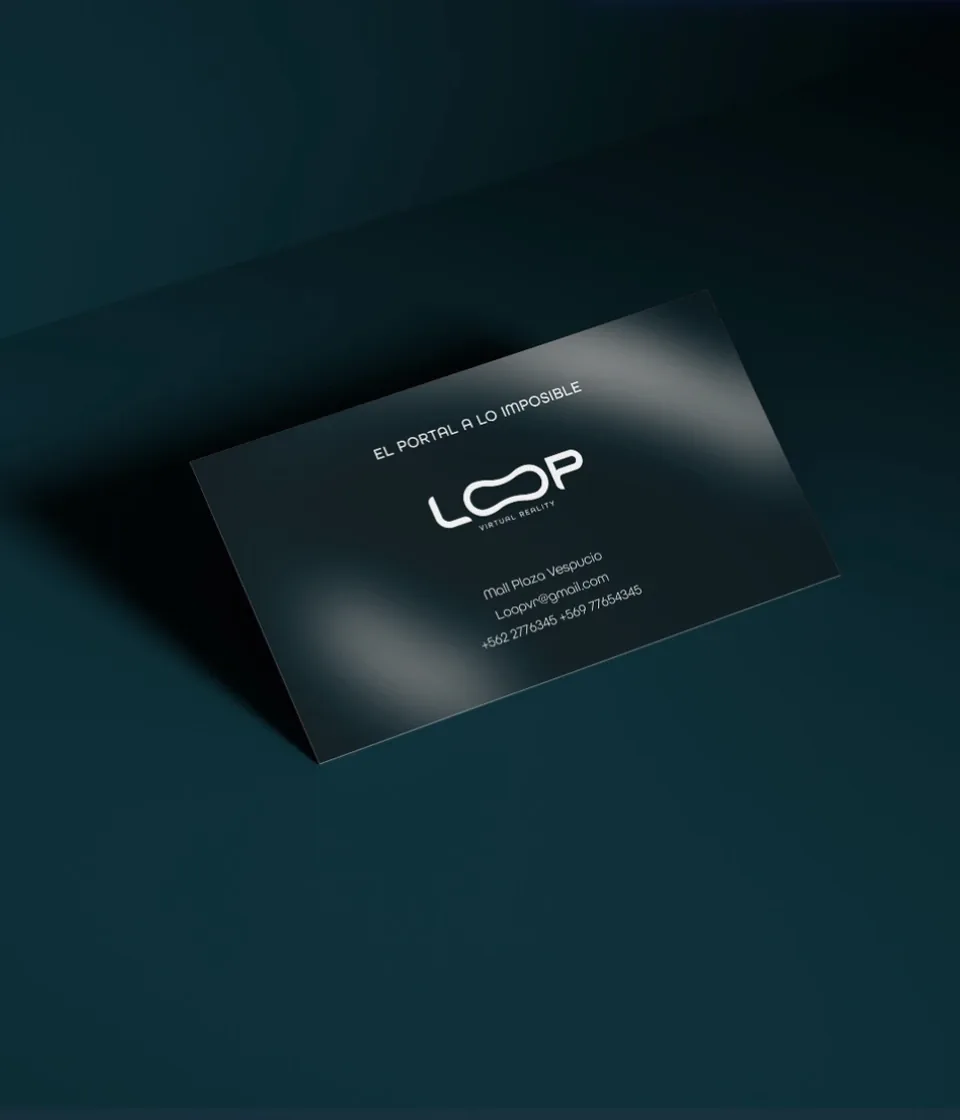 Tarjetas de presentación de Loop en verde muy oscuro, con el logotipo y el lema El portal a lo imposible